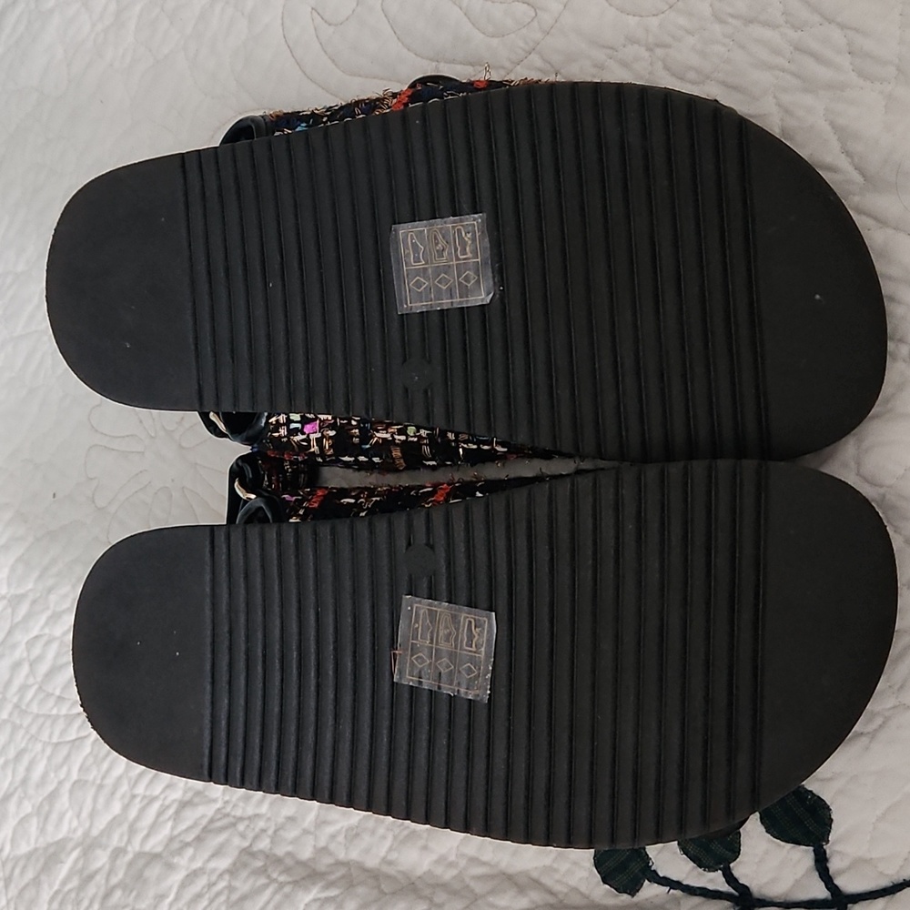 Exe Sandals Size 7 - Picture 3 of 3